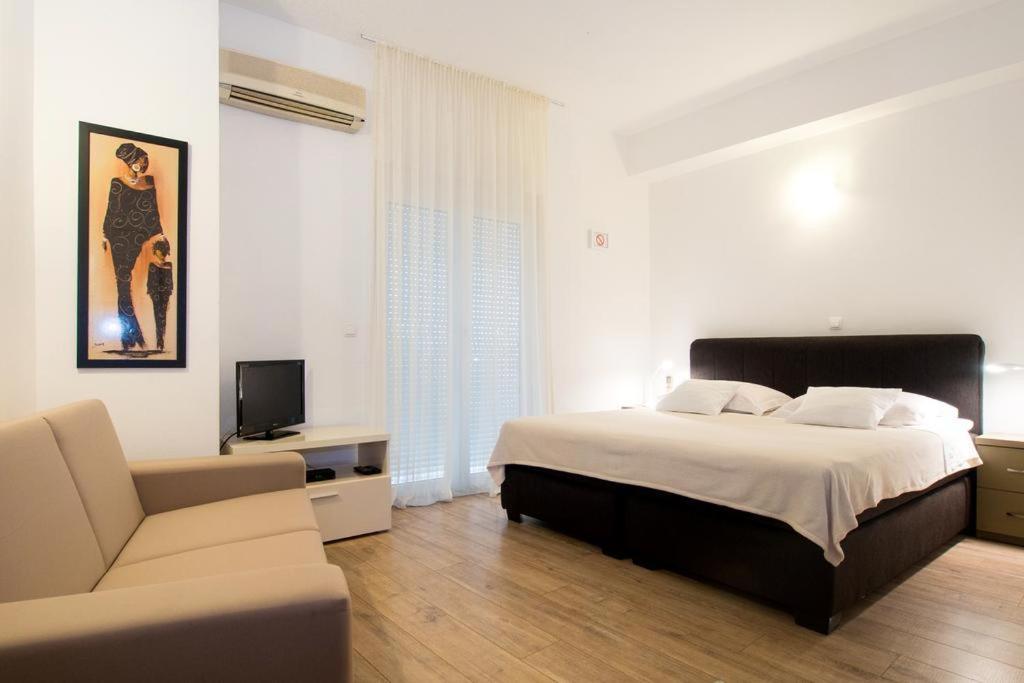 بودْسْتغانا Bed & Breakfast Pino المظهر الخارجي الصورة